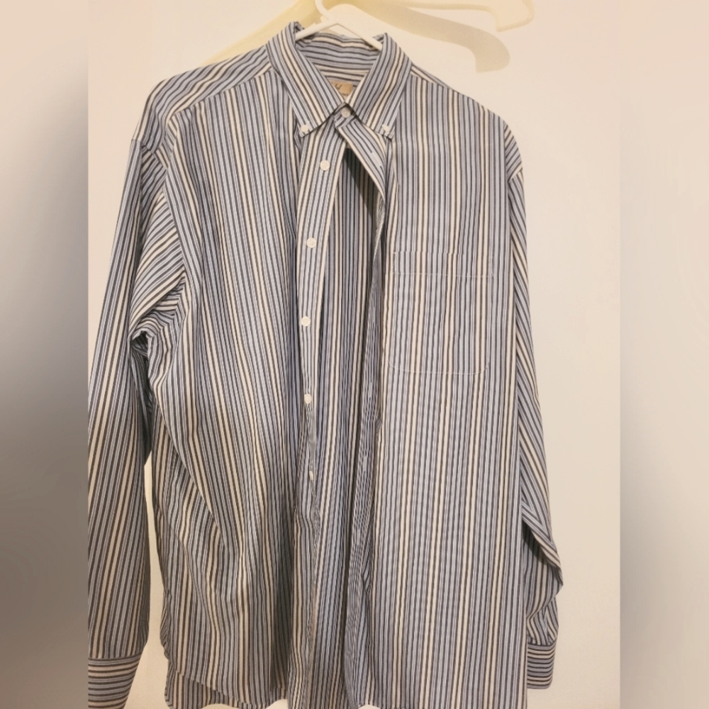 Gold Label Round Tree And Yorke Long Sleeve Button Up Dress Shirt, Size Large